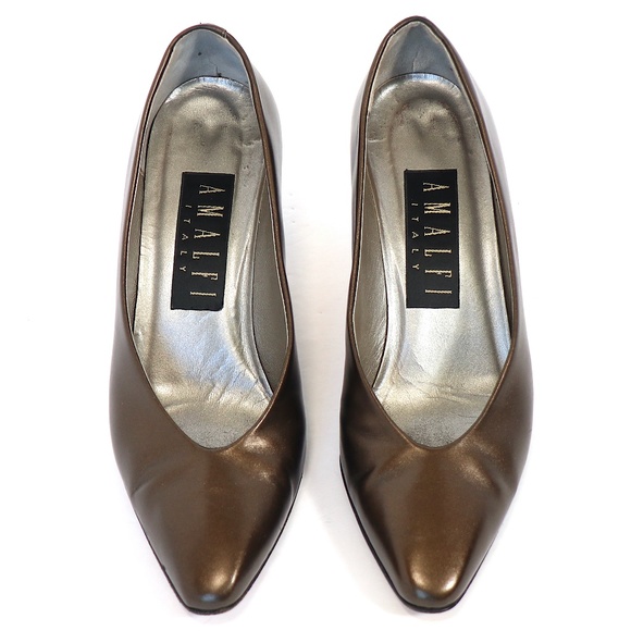 Vintage mid-heel Amalfi 'Vania' pumps in Old Gold - Picture 2 of 13